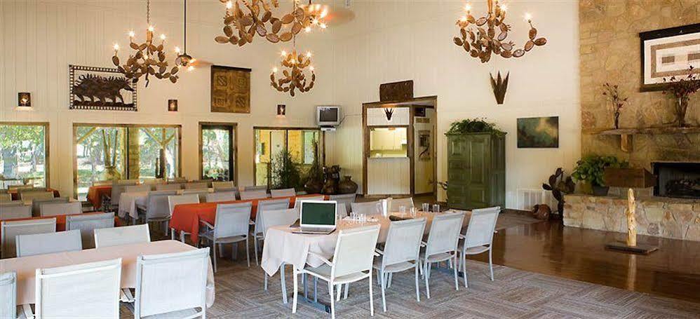 Rustic Creek Ranch Resort At North Jellystone Park Burleson Exterior foto